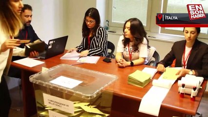 İtalya'daki Türk seçmenlerden sandığa yoğun ilgi