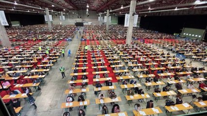 Download Video: Más de 84.000 personas se examinan este domingo para acceder a los 7.757 puestos fijos de Correos