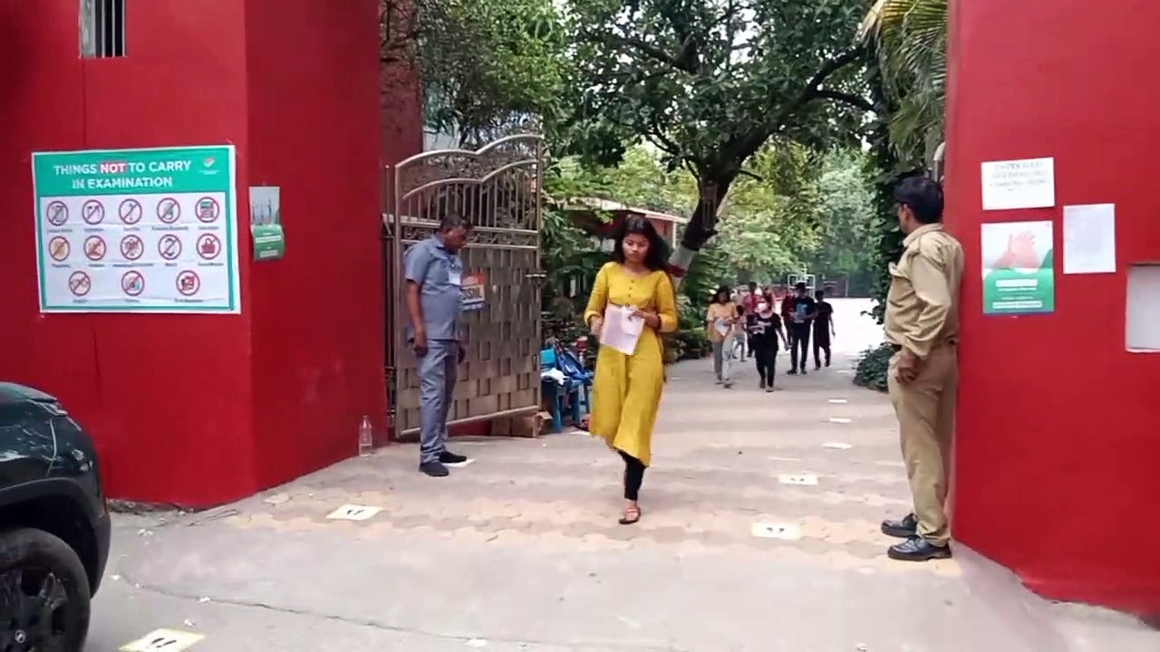 दो परीक्षा केन्द्रों पर जिले के 916 बच्चों ने दी नीट की परीक्षा
