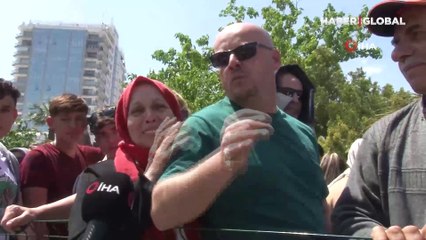 İzmir'de saatler süren bekleyiş: TCG Anadolu kuyruğu