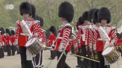 king charles crown cermony parvaiz elahi on shahbaz shareef funny