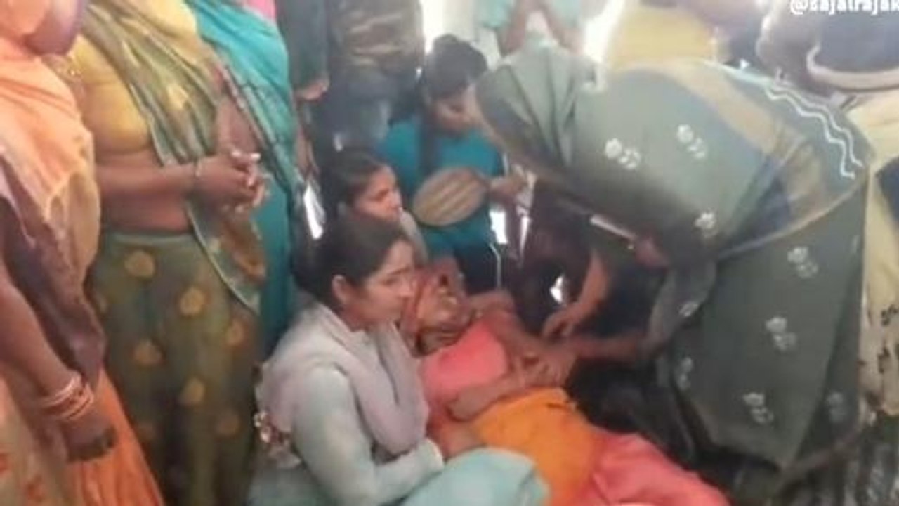 सतना: अनिश्चित कालीन धरना देना पड़ा भारी, 3 बेहोश मचा हडकंप