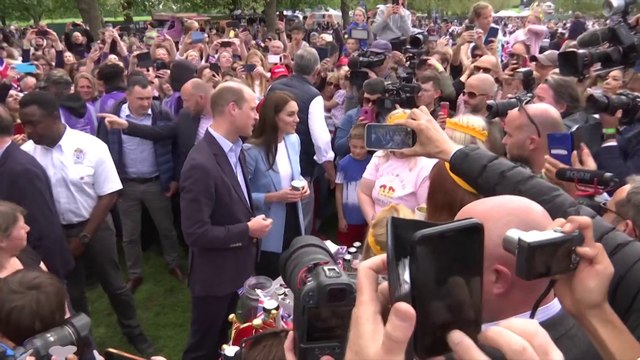 Le prince William et la princesse Kate se sont rendus à Windsor en surprise.