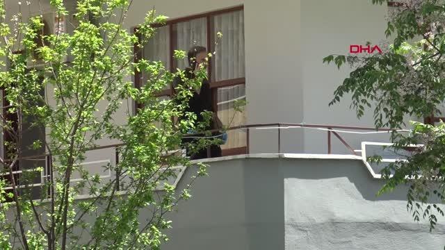 ANTALYA-ELBİSE DOLABINDA CANSIZ BEDENİ BULUNAN KADININ CİNAYET ŞÜPHELİSİ OĞLU YAKALANDI