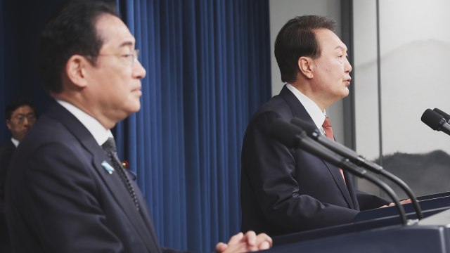 12년 만에 셔틀외교 복원...한일정상회담 평가는? / YTN
