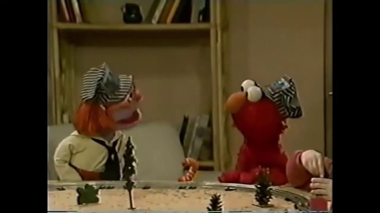 Sesame Street: Episode 3008 Roxie Marie's train set.