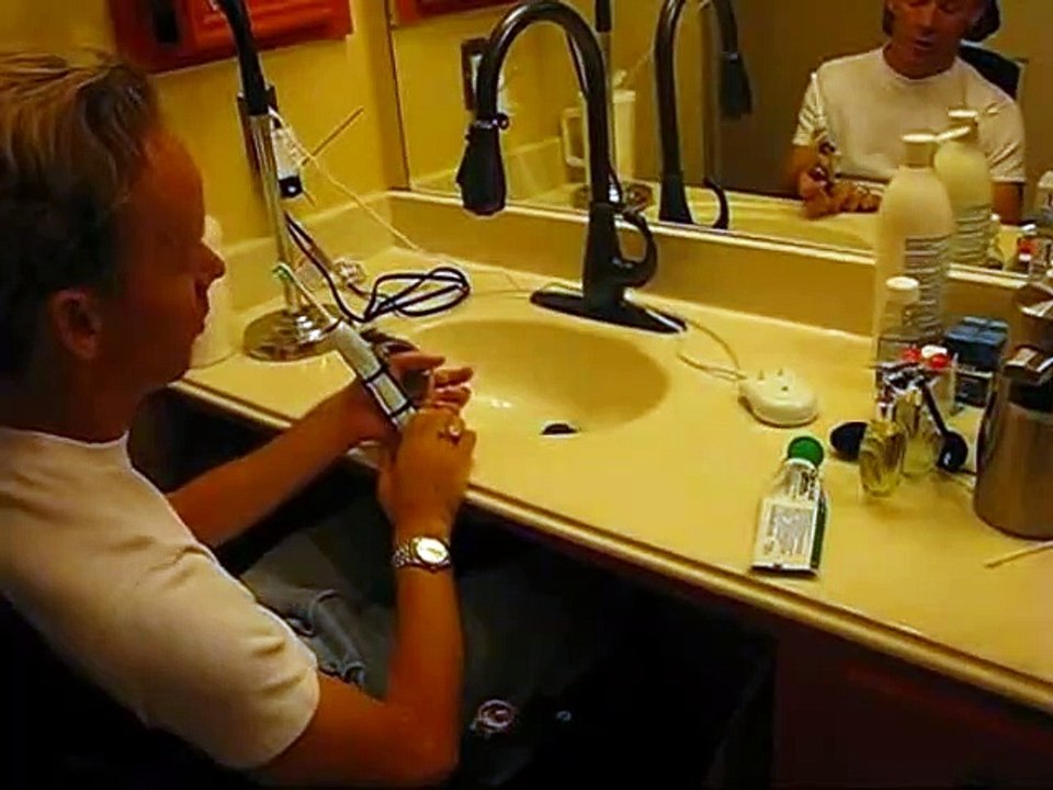 Cum se spala pe dinti un tetraplegic