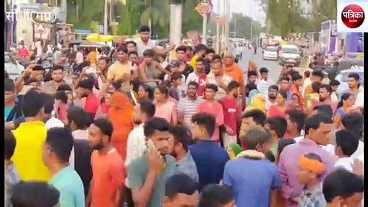 sidhi: The dead body of the young man was kept on the road