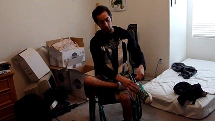 Cum te poti incalta stand in scaunul rulant