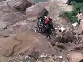 महिला ने बैराज की नई पुलिया से लगाई छलांग