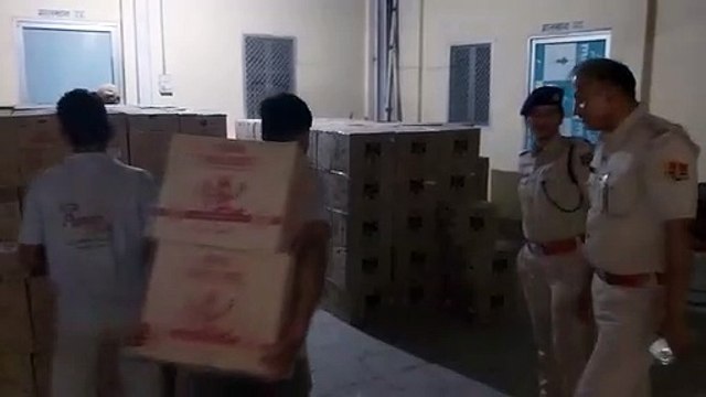 शराब दुकान की आड़ में गुजरात तक शराब की तस्करी