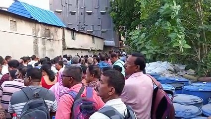 Скачать видео: नीट परीक्षा: परीक्षार्थी प्रसन्न तो अभिभावक नजर आए परेशान