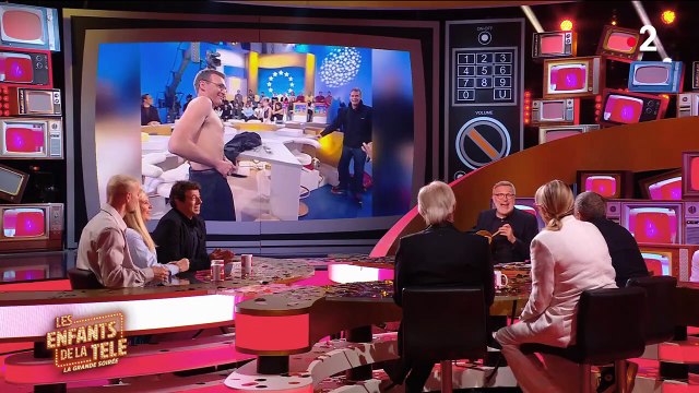 Laurent Ruquier très embarrassé par une anecdote de Christine Bravo dans Les enfants de la télé - France 2