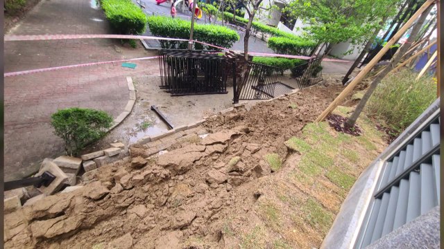 인천 신축 아파트 옹벽 무너져... 비 내려 지반 약화 / YTN