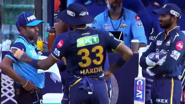 Wriddhiman Saha Wears His Pants The Wrong Way Around During GT vs LSG in IPL 2023 _ Saha Trouser