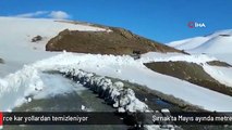 Şırnak'ta Mayıs ayında metrelerce kar yollardan temizleniyor