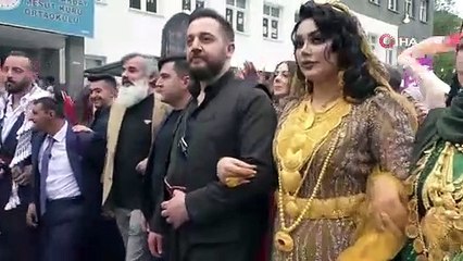 Damada 5 milyon 300 bin lira, İranlı geline 15 kilo altın takıldı