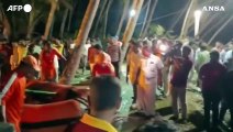 India, si capovolge una barca turistica: almeno 22 morti