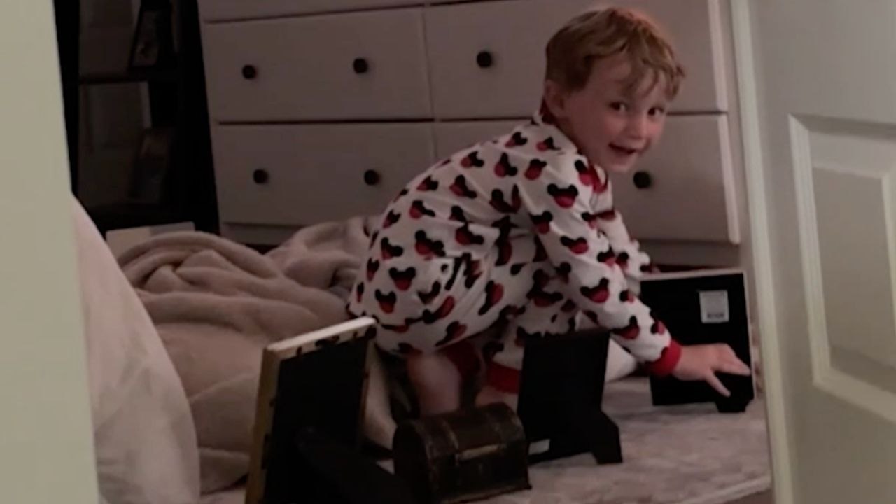 Mom Catches Son Placing Family Photos Around To Watch Movies Together | Happily TV