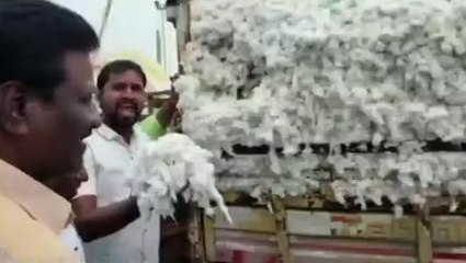 హుజురాబాద్: తగ్గుతున్న పత్తి ధరలు.. మార్కెట్లో క్వింటా ధర ఎంతంటే..!