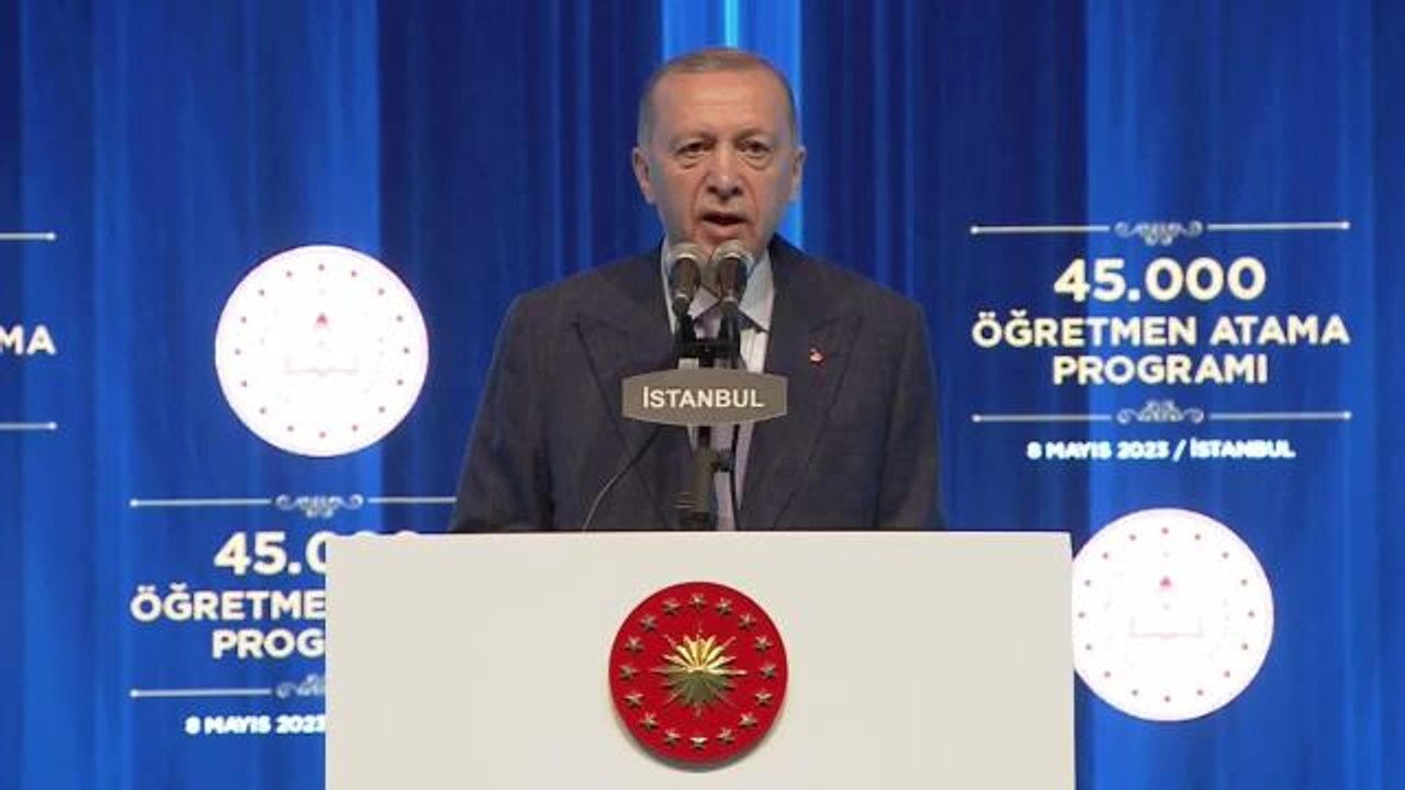 Cumhurbaşkanı Erdoğan: 'Bugün tek kalemde Cumhuriyet tarihimizin en büyük öğretmen atamasını gerçekleştiriyoruz'
