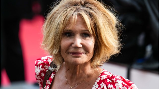 GALA VIDÉO - “C’est un miracle” : Clémentine Célarié guérie du cancer, ses confidences émouvantes