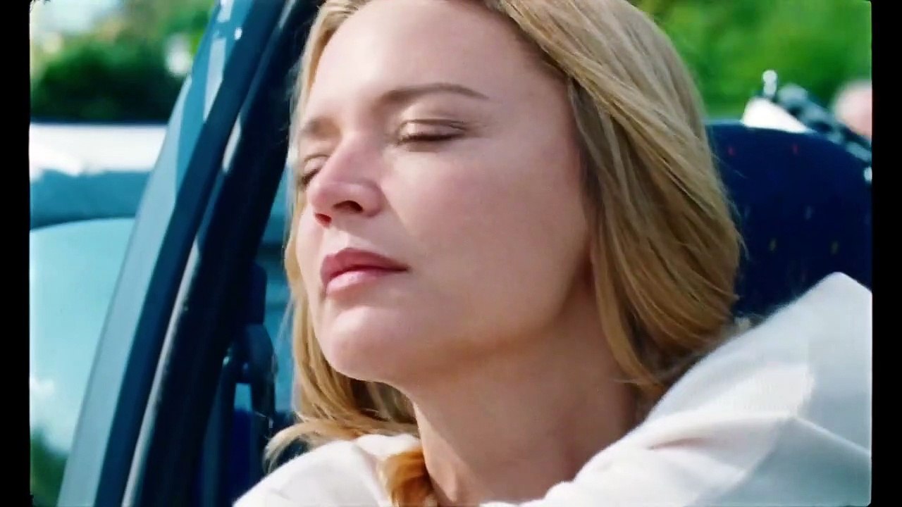 L'Amour et les Forêts Trailer OV