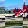 Şili Devlet Başkanı Boric çocuk parkında kaydırağa sıkıştı