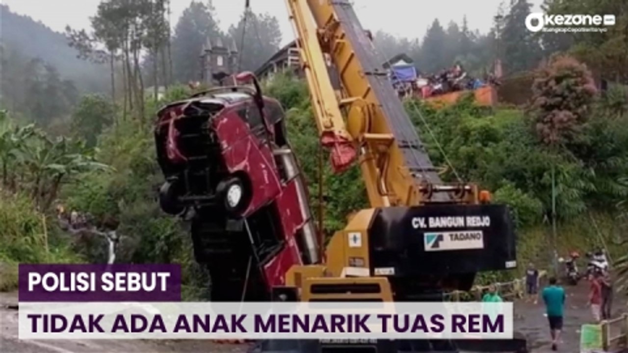 Kerahkan Alat Berat, Evakuasi Bus Masuk Jurang di Guci Sempat Alami Kendala