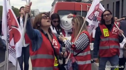 A Lione nuova protesta con le pentole contro Macron e le pensioni