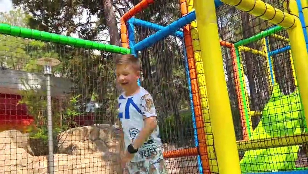 Diana Roma and Oliver Have a Fun Day at the Kid...