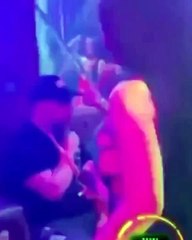 Pareja de Amelia Alcántara la agrede