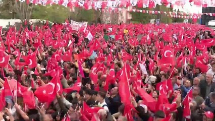 İmamoğlu, Konya'da: "Bir Avuç İnsanın Çıkar Dünyası Bitiyor. Onun İçin Çıldırdılar. Onların Taşları Bu Milletin Huzuruna Atılmıştır. Sakın Korkmayın"