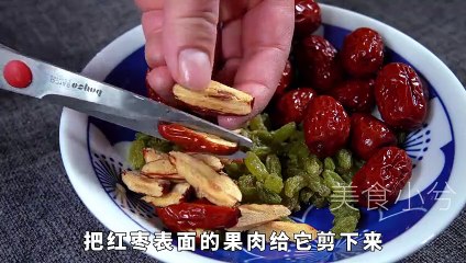 Put the noodles into the hot oil pan, instantly become a classic delicacy, once you eat it, you will never forget it-