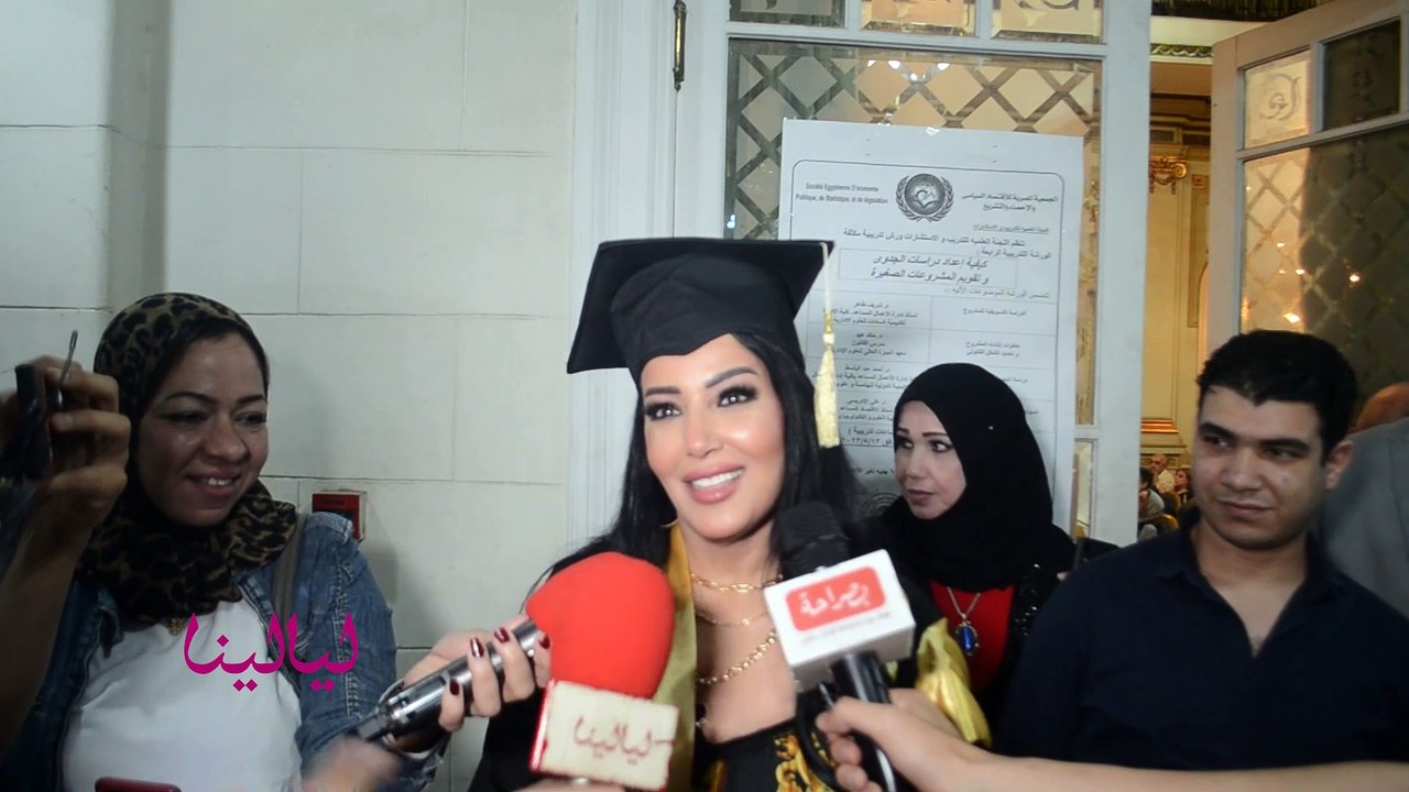 سمية الخشاب تتجاهل عمر كمال وترد بحصولها على الدكتوراة