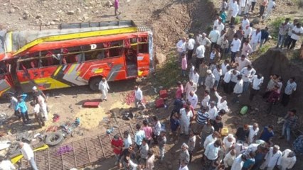 Khargone में बड़ा हादसा, पुल से नीचे जा गिरी बस, 10 से ज्यादा मौत, कई घायल