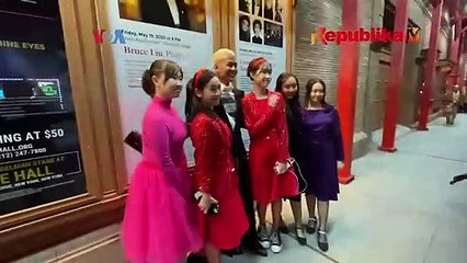 Keren, Lima Anak Indonesia Berhasil Tampil di Konser Barry Manilow