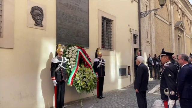 Moro, Mattarella depone una corona di alloro in via Caetani