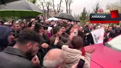 Ardahan'da yağışlı havaya rağmen TOGG'a yoğun ilgi