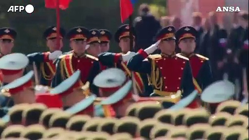 Video Russia, Putin alla parata per il giorno della Vittoria sulla Piazza Rossa a Mosca