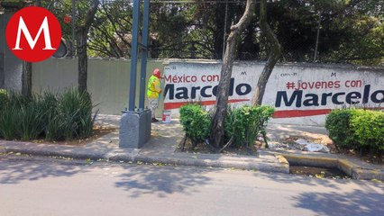 En la CdMx comienzan a borrarse las bardas que promocionan a Marcelo Ebrard