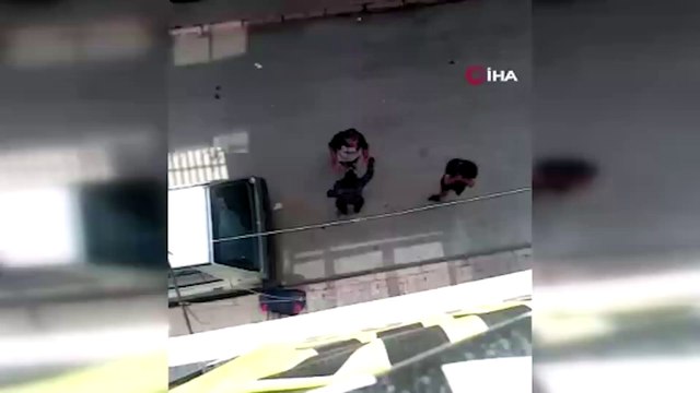 Komşuların teras kavgası kanlı bitti: Sokak ortasında başından vurdu