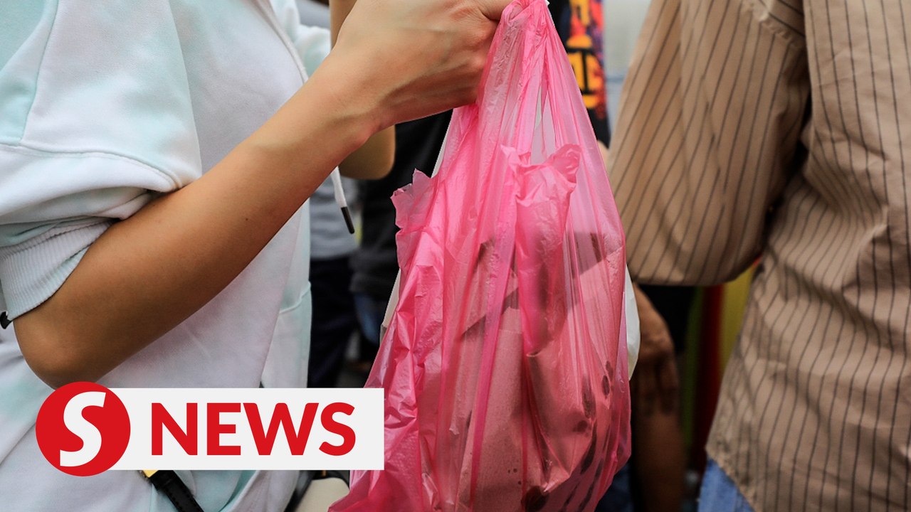 Total ban on plastic bags by 2025, says Nik Nazmi