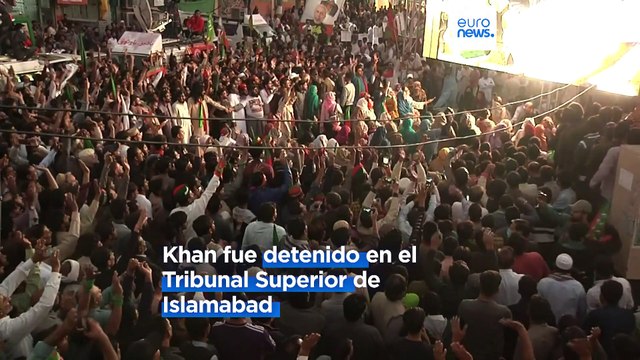 El opositor y ex primer ministro de Pakistán, Imran Khan, fue detenido por presunta corrupción