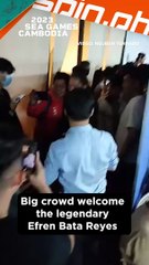 Despite loss, Efren Bata Reyes greeted by fans with some selfies after match