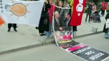 Gerçek Gündem seçimin nabzını tutuyor: Kılıçdaroğlu ve İmamoğlu'nun mitingi sırasında Düzce Valiliği önünde AKP'li ve MHP'li gruptan provokatif korsan gösteri