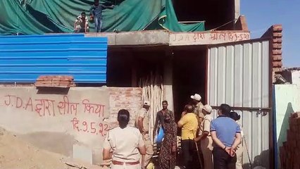 दो अवैध इमारतें सील, एक कॉलोनी की ध्वस्त