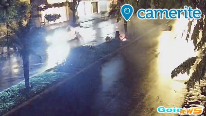 Vídeo mostra grave acidente no centro de Moreira Sales