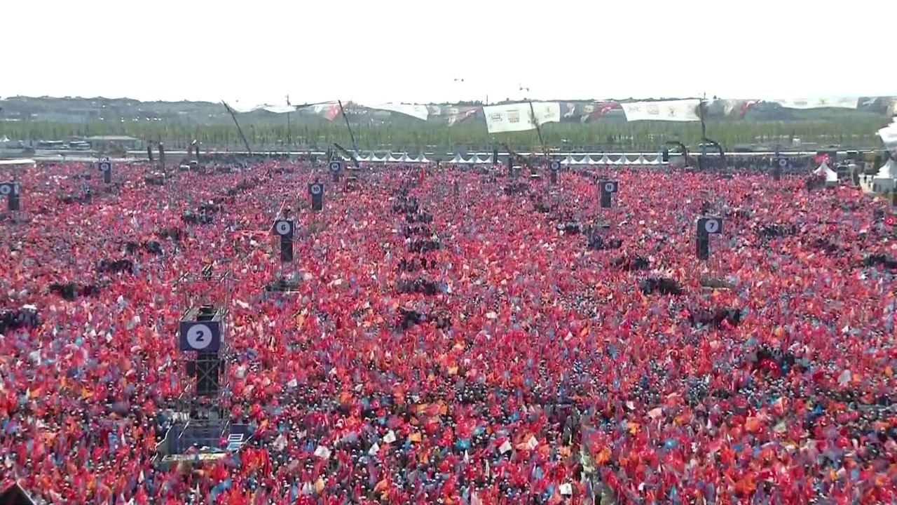 Uğur Işılak Sahne - Büyük İstanbul Mitingi