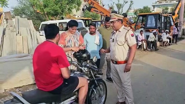 ट्रेफिक नियमों की पालना का दिलवाया संकल्प